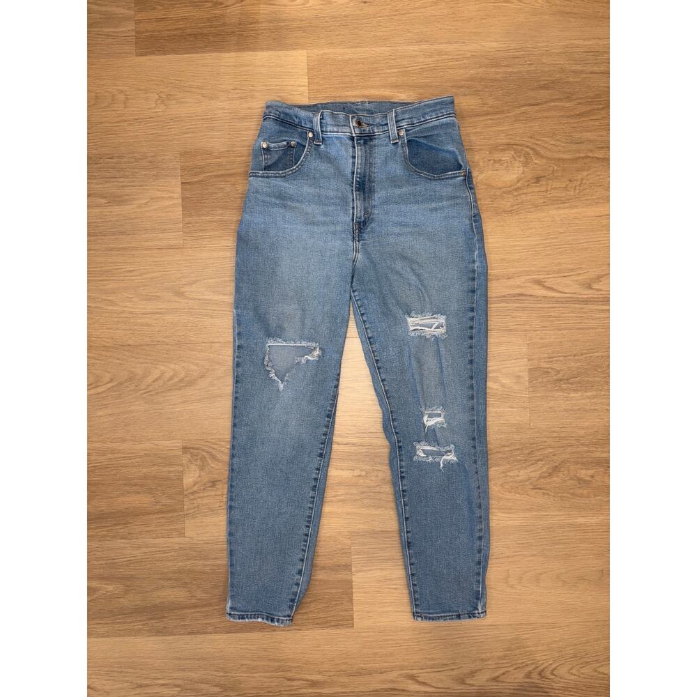 Levis silvertab highwaisted mom jean distressed jeans size 29